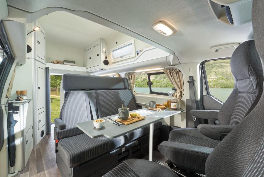 Интерьер Westfalia Ford Transit Custom Nugget Plus Hochdach 2019 года  (фото 4 из 5)